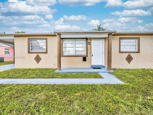 451 SW 28th Ave, Fort Lauderdale FL 33312