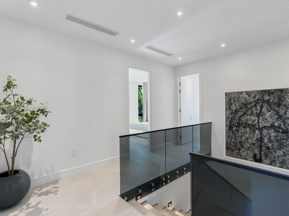4010 Park Ave, Miami FL 33133