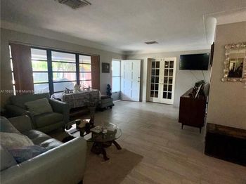 497 NW 47th Ct