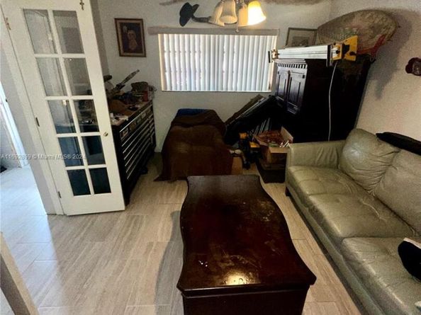 497 NW 47th Ct, Oakland Park FL 33309