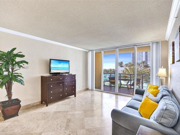2501 S Ocean Dr 414, Hollywood FL 33019