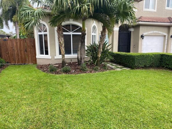 1927 SE 22nd Dr, Homestead FL 33035