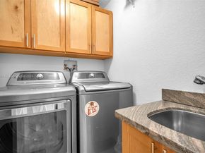 1927 SE 22nd Dr, Homestead FL 33035
