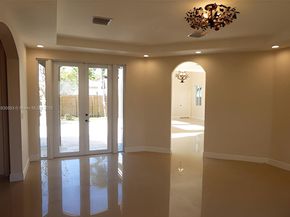 1927 SE 22nd Dr, Homestead FL 33035