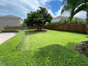 1927 SE 22nd Dr, Homestead FL 33035