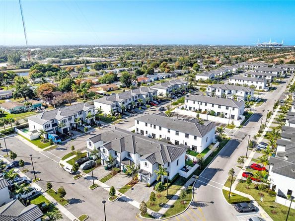20394 NW 4th Ct 20394, Miami Gardens FL 33169