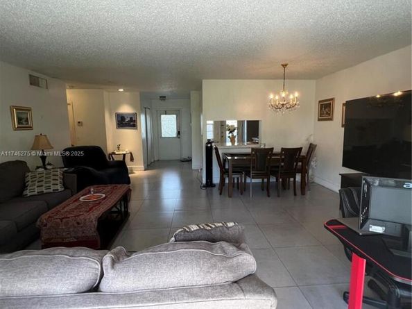 1000 NE 14th Ave 402, Hallandale Beach FL 33009