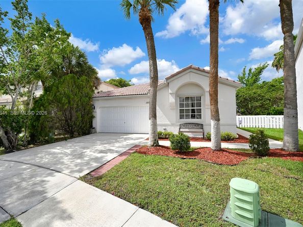 15982 NW 12th Ct, Pembroke Pines FL 33028