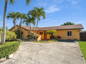 6525 SW 107th Ave