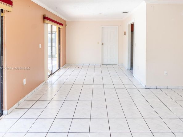6525 SW 107th Ave, Miami FL 33173