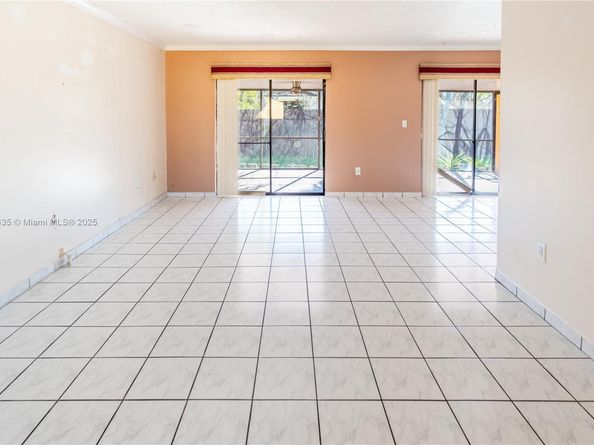 6525 SW 107th Ave, Miami FL 33173