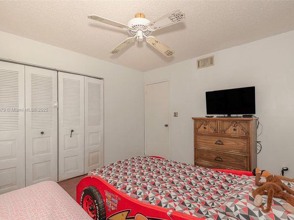 20015 NE 3rd Ct 6, Miami FL 33179