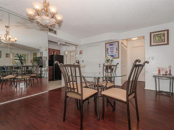 20015 NE 3rd Ct 6, Miami FL 33179