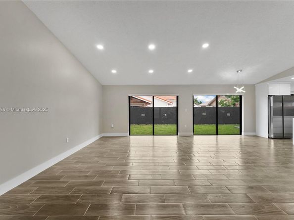 6281 NW 201st St, Hialeah FL 33015