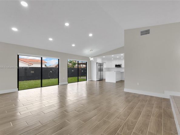 6281 NW 201st St, Hialeah FL 33015