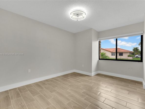 6281 NW 201st St, Hialeah FL 33015