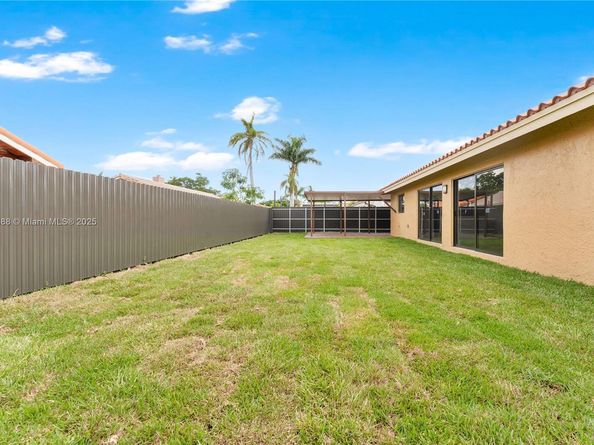 6281 NW 201st St, Hialeah FL 33015