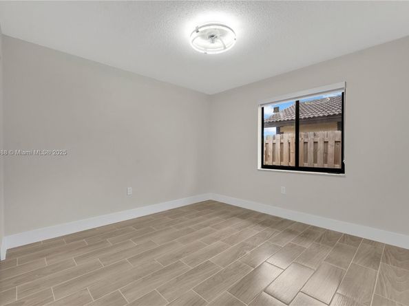 6281 NW 201st St, Hialeah FL 33015