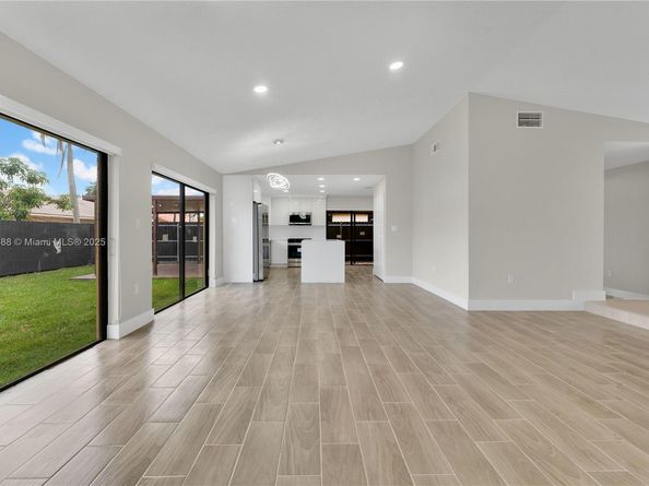 6281 NW 201st St, Hialeah FL 33015