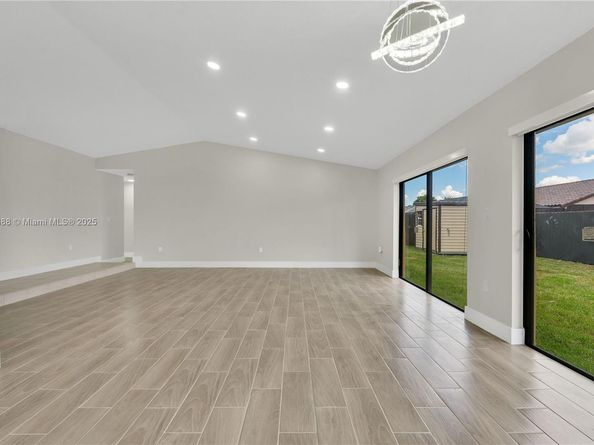 6281 NW 201st St, Hialeah FL 33015