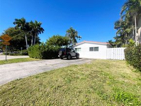 1059 Washington St, Hollywood FL 33019