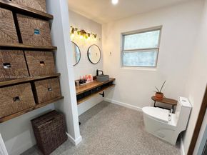 1059 Washington St, Hollywood FL 33019