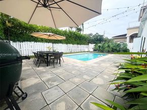 1059 Washington St, Hollywood FL 33019