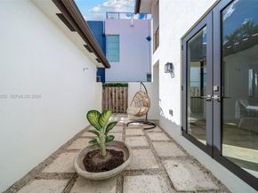 6001 SW 28th St, Miami FL 33155