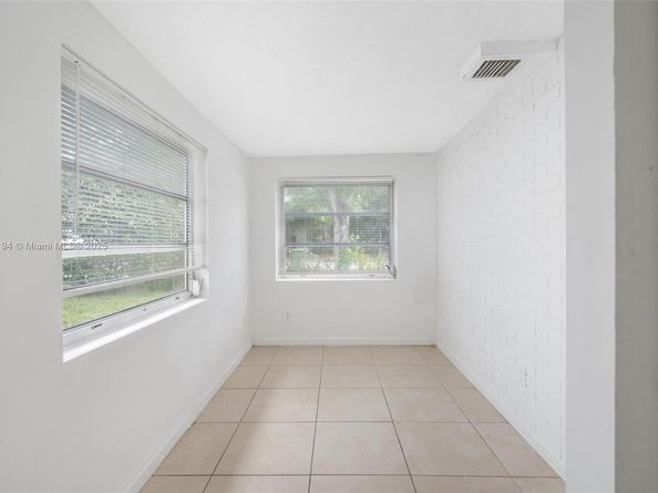 700 SW 67th Ave, Pembroke Pines FL 33023