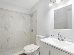 700 SW 67th Ave, Pembroke Pines FL 33023