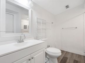 700 SW 67th Ave, Pembroke Pines FL 33023