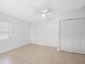 700 SW 67th Ave, Pembroke Pines FL 33023