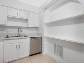 700 SW 67th Ave, Pembroke Pines FL 33023