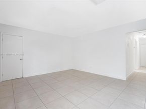 700 SW 67th Ave, Pembroke Pines FL 33023