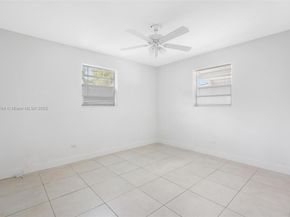 700 SW 67th Ave, Pembroke Pines FL 33023