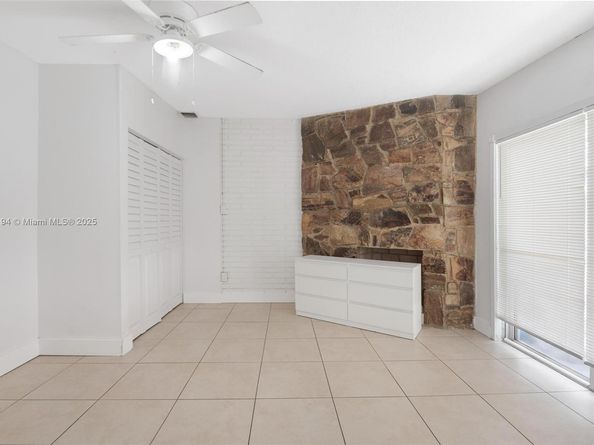 700 SW 67th Ave, Pembroke Pines FL 33023