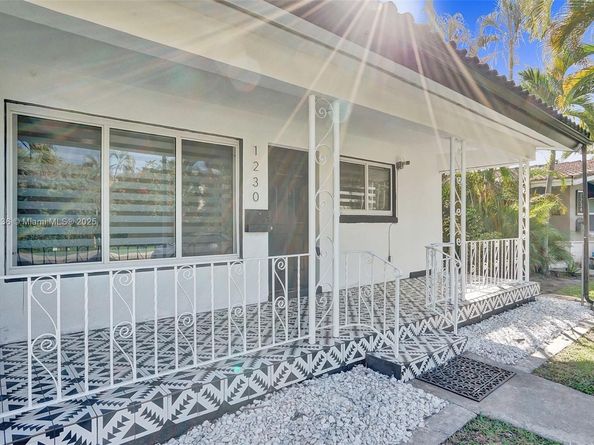 1230 Johnson St, Hollywood FL 33019