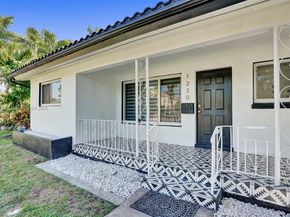 1230 Johnson St, Hollywood FL 33019