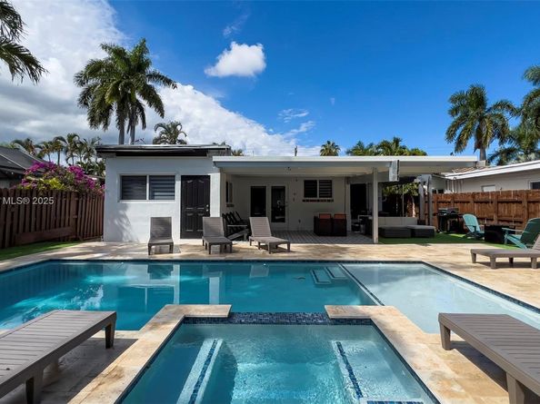 1230 Johnson St, Hollywood FL 33019