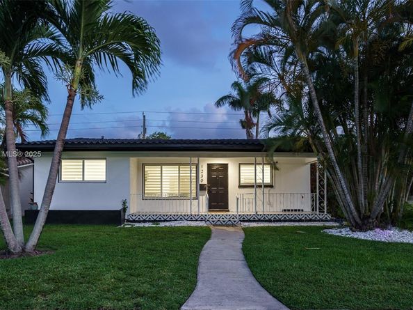 1230 Johnson St, Hollywood FL 33019