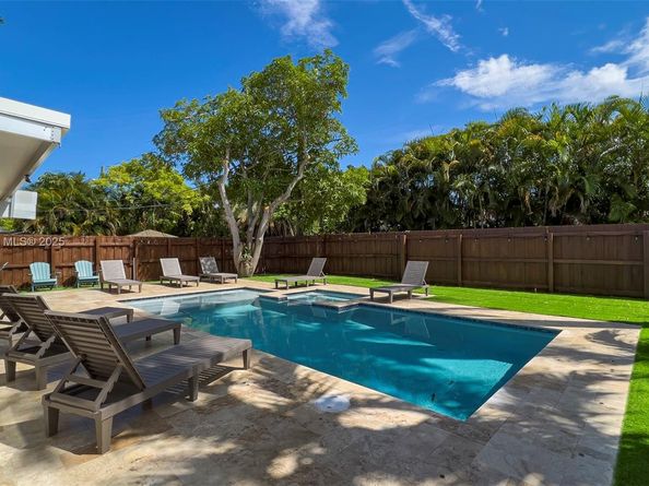 1230 Johnson St, Hollywood FL 33019