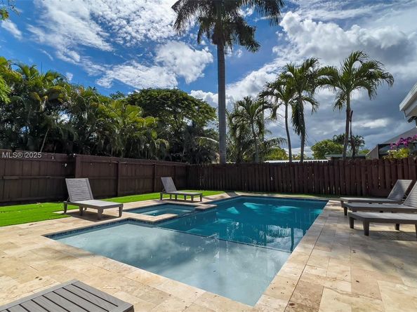 1230 Johnson St, Hollywood FL 33019