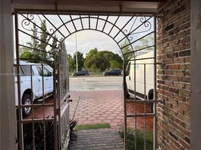 11420 SW 24th St, Miami FL 33165