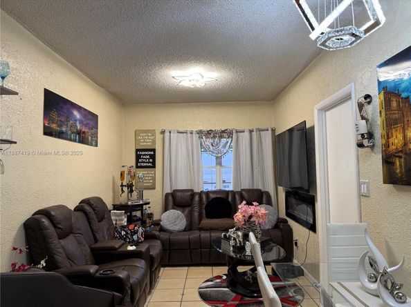 11420 SW 24th St, Miami FL 33165