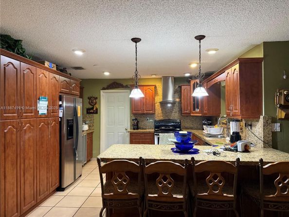 11420 SW 24th St, Miami FL 33165