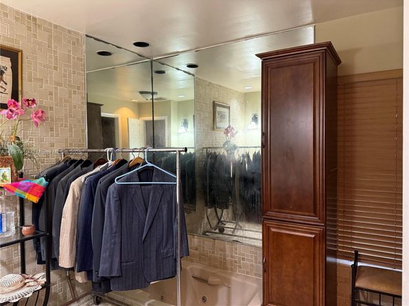 11420 SW 24th St, Miami FL 33165