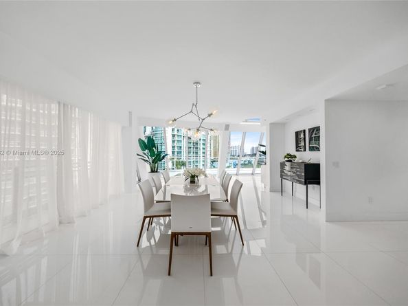 Undisclosed Address #A11913532, Aventura FL 33180