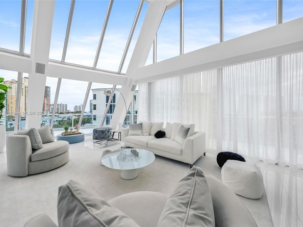 Undisclosed Address #A11913532, Aventura FL 33180