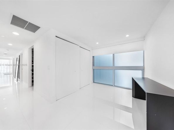 Undisclosed Address #A11913532, Aventura FL 33180