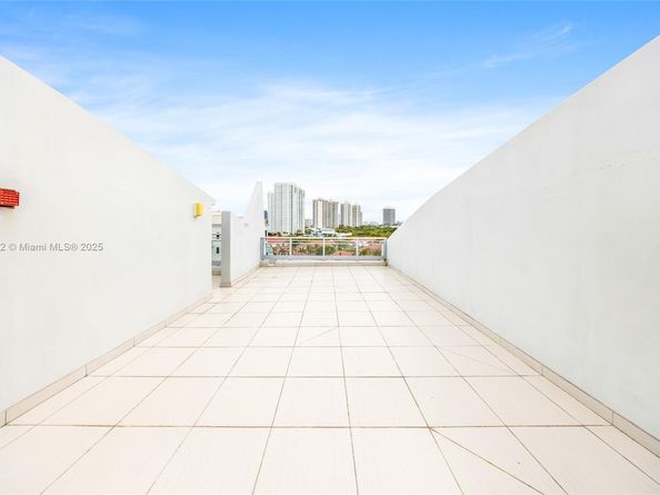 Undisclosed Address #A11913532, Aventura FL 33180